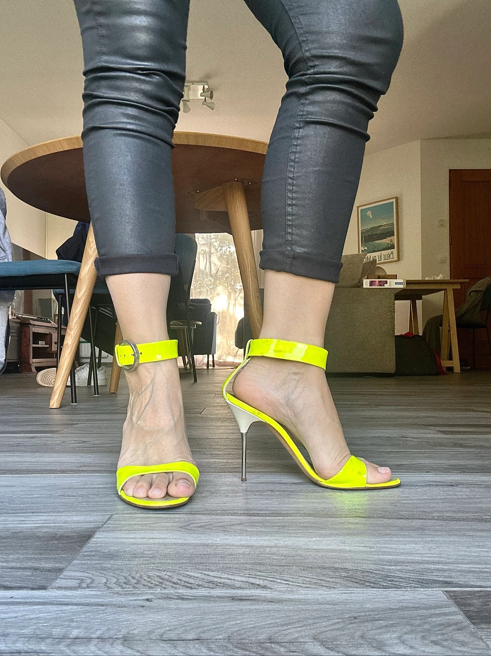 Sandales à talons en cuir vernis jaune fluo néon talons 10,5cm Pointure 39 1/2 Guiseppe Zanotti – photo 13